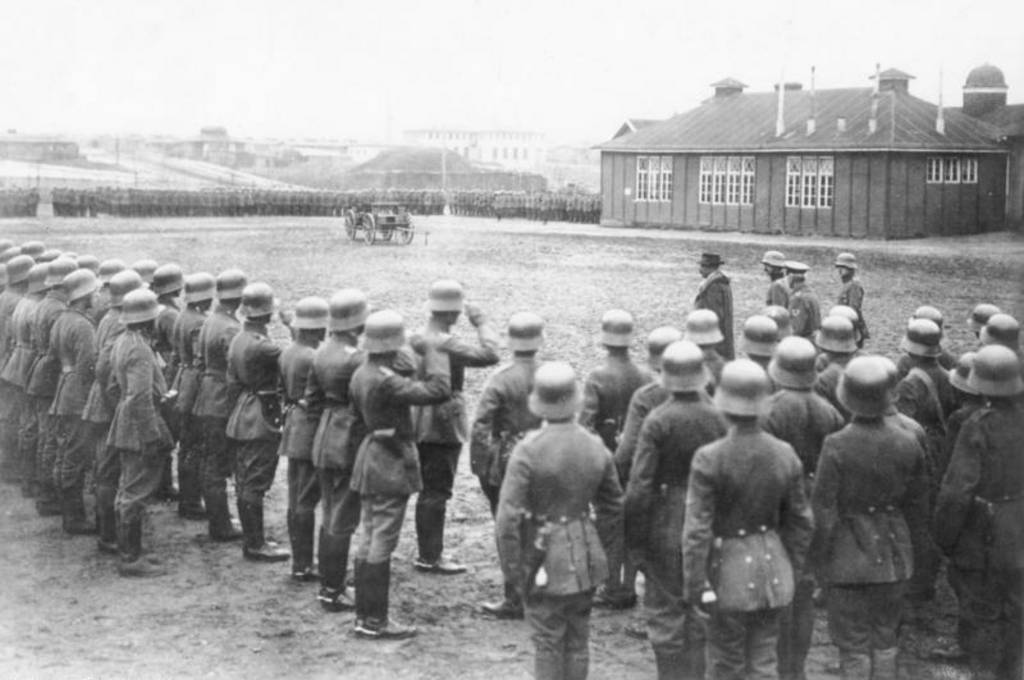 Berlin, Gustav Noske beim Freikorps Hülsen